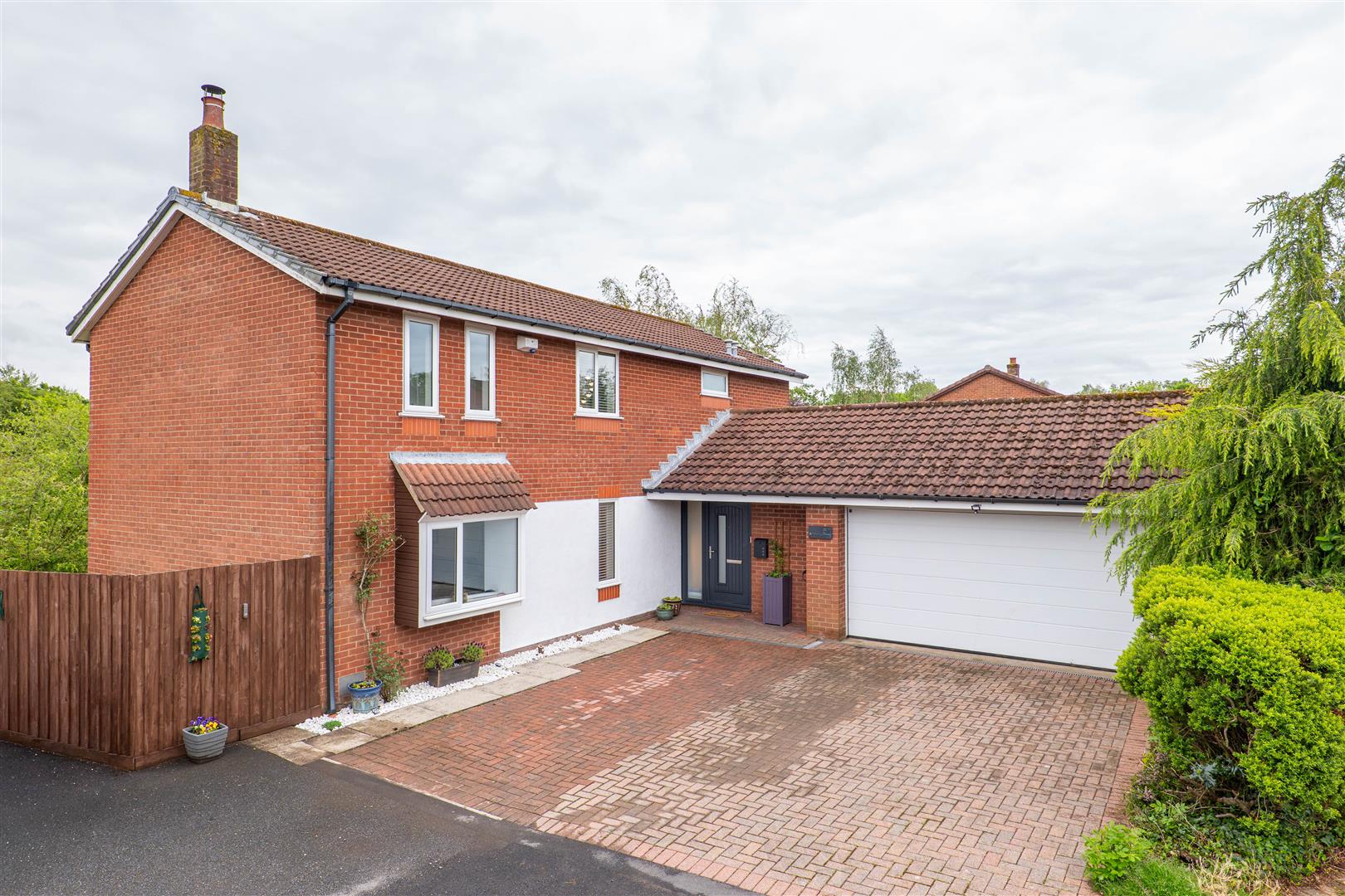 4 bed property in The Farthings, Chorley